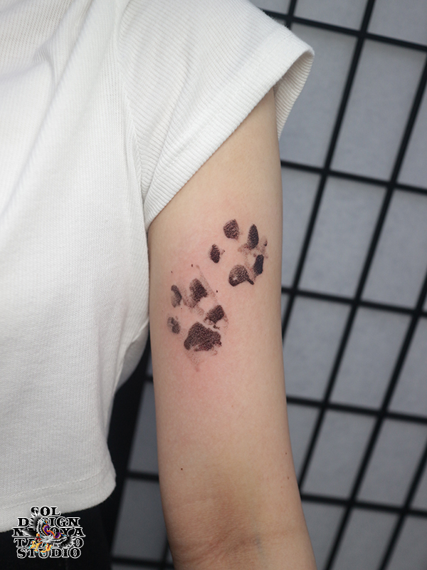 名古屋　タトゥー　女性